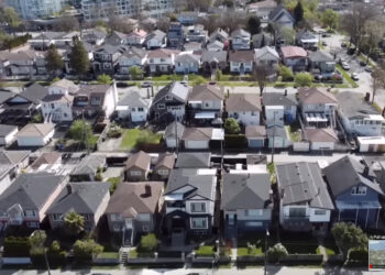 부동산 가격의 대 재조정이 진행 중입니다. 더 많은 타격에 대비해야할 때입니다.